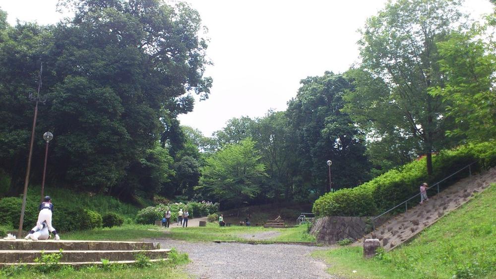 park. 821m to Fushimi Kitabori park