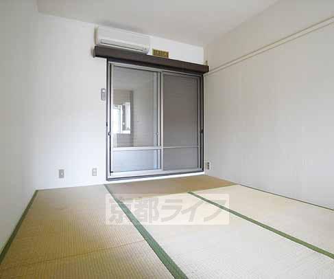 Living and room. It is a simple Japanese-style room.