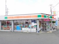 Convenience store. 550m until Thanksgiving Fushimi Kuga Bridge shop
