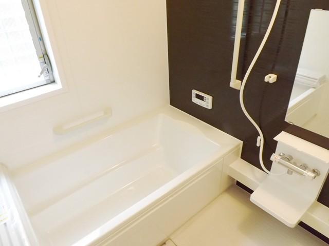 Same specifications photo (bathroom)