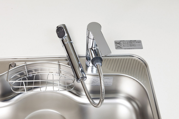 Kitchen.  [Water purifier with a one-hole spray mixing faucet] With a water purifier that can be used to clean water easily. If you pulled out the head, It is also useful when you wash and sink (same specifications)