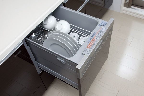 Kitchen.  [Dishwasher] Clean up of tableware, Fully automatic to dry from cleaning in one switch. You can wash with a small amount of water (same specifications)