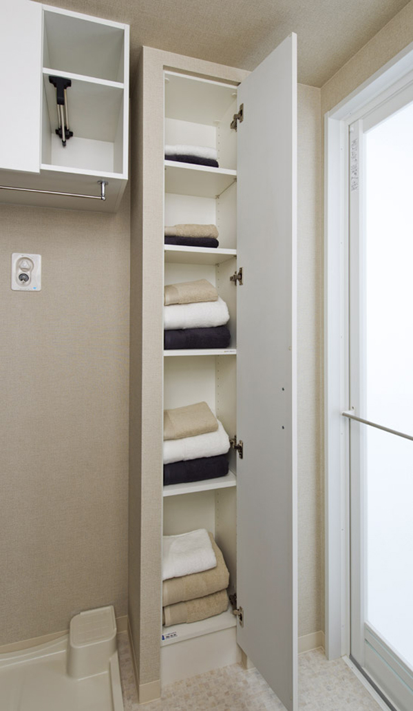 Bathing-wash room.  [Linen cabinet] Towels storage and detergents ・ shampoo ・ This is useful in stock, such as cleansing supplies (same specifications)