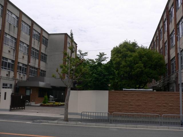 Junior high school. Mukojima 1389m until junior high school