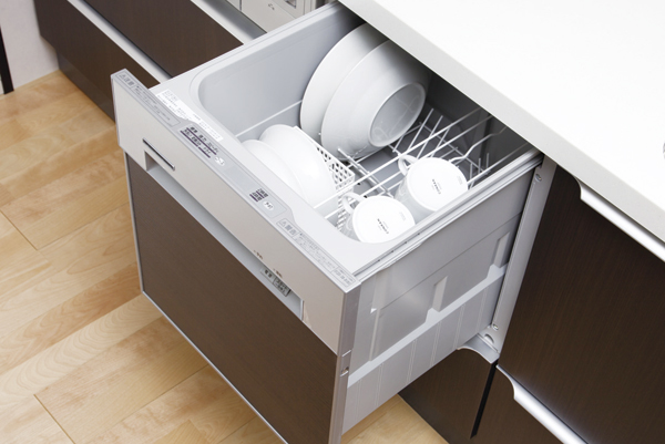 Kitchen.  [Sliding dish washing and drying machine] Full auto operation to dryness from the washing of dishes in one switch. And out of the tableware is also a smooth sliding (same specifications)