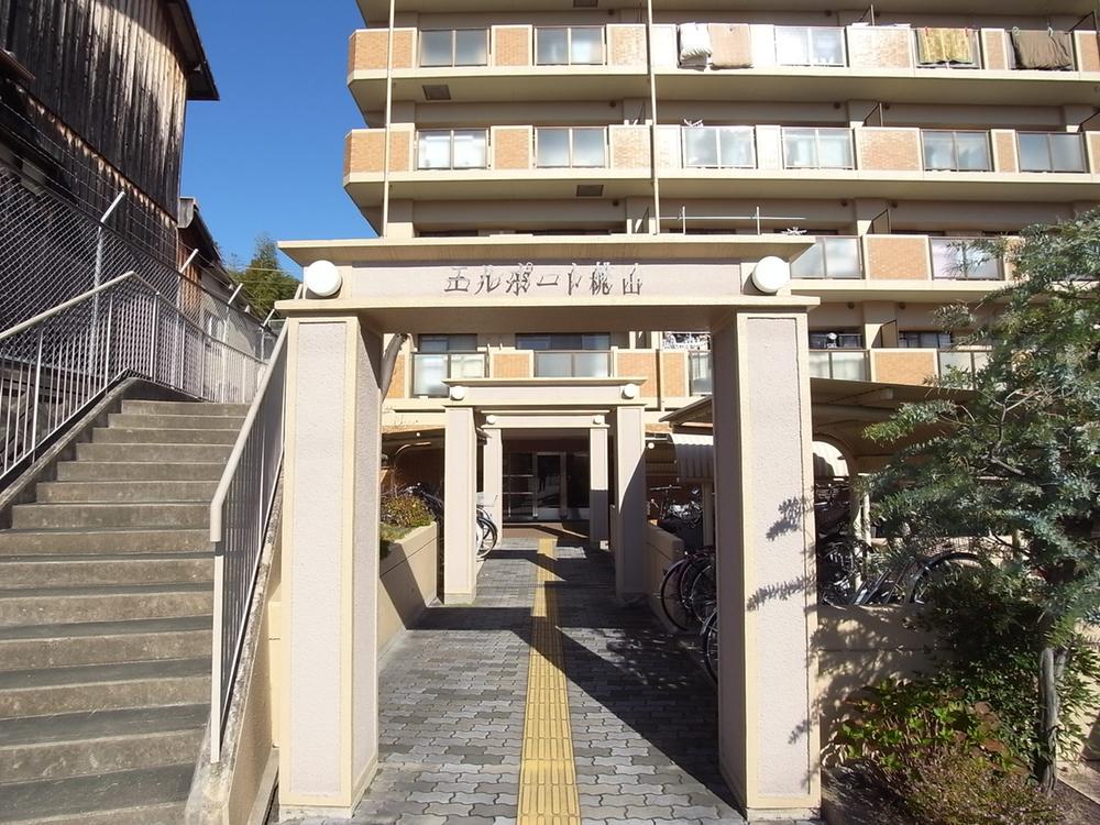 Entrance. South-facing 3LDK Southwest Corner Room