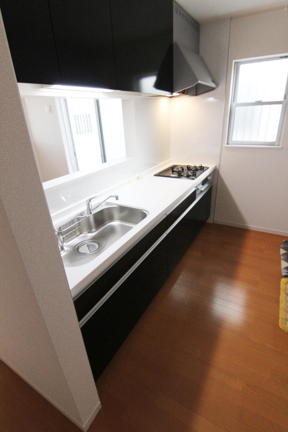 Kitchen. Face-to-face kitchen ○ Quiet sink (population marble plate ・ Water purification function with faucet)
