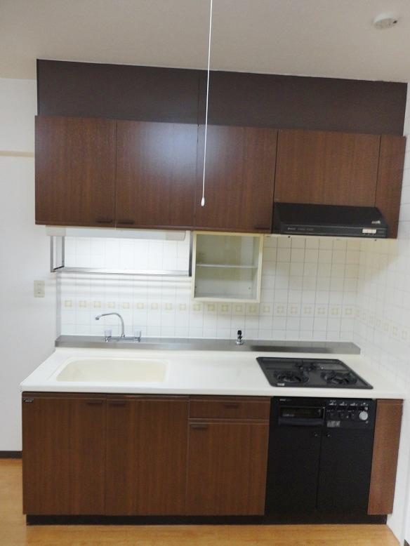 Kitchen. Gas 3 small system Kitchen