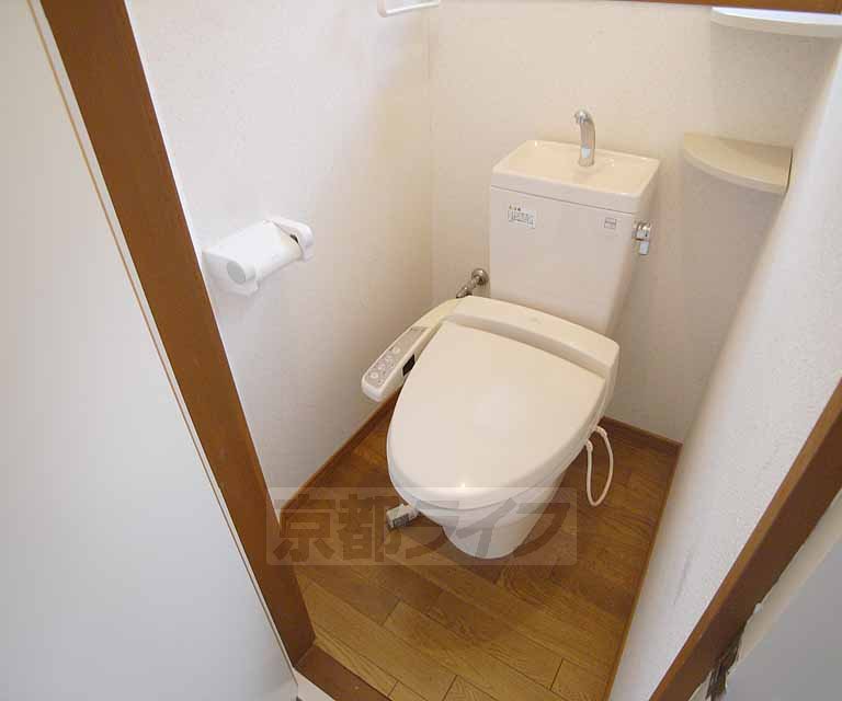 Toilet. With Washlet ・