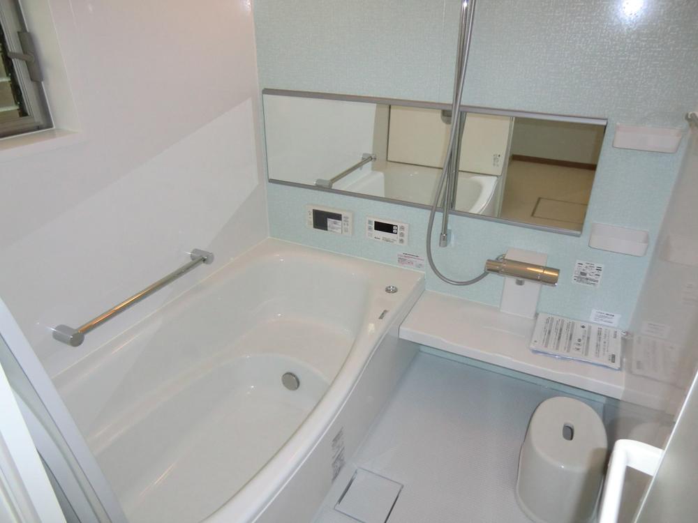 Same specifications photo (bathroom). Same specifications photo (bathroom) 1616-size of the bathroom heater