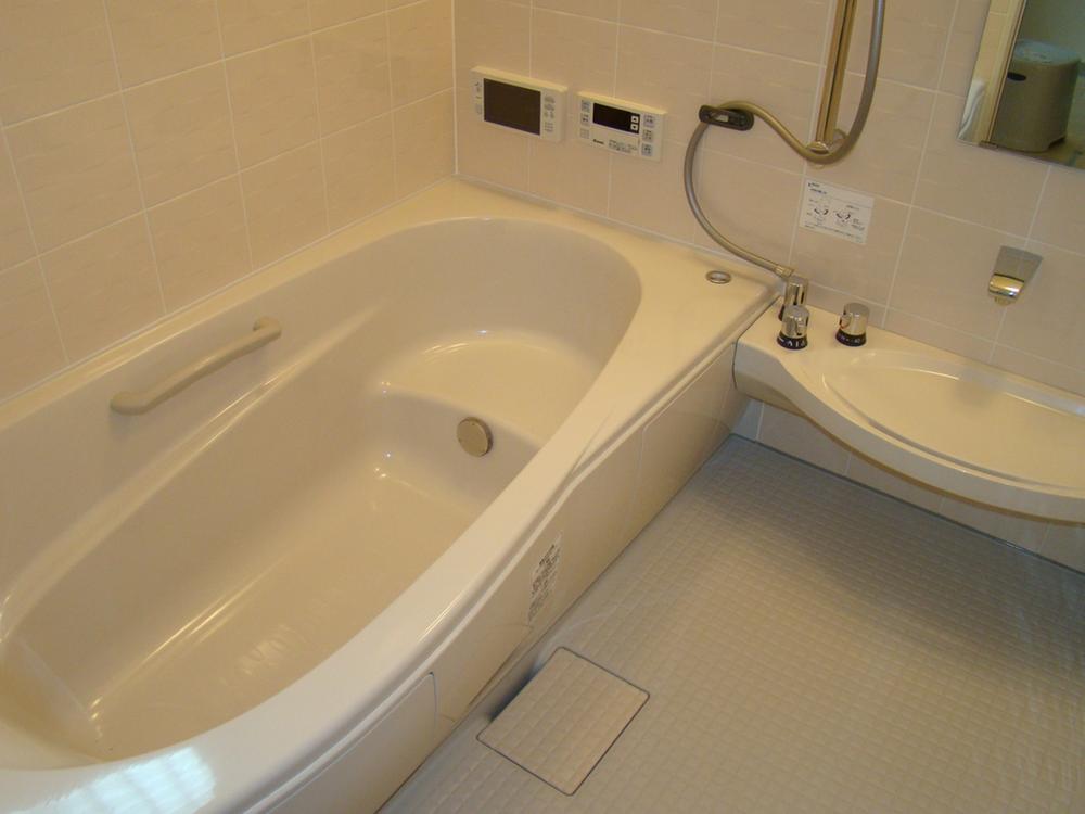 Bathroom. Same specifications photo (bathroom) Bathroom with bathroom heating dryer