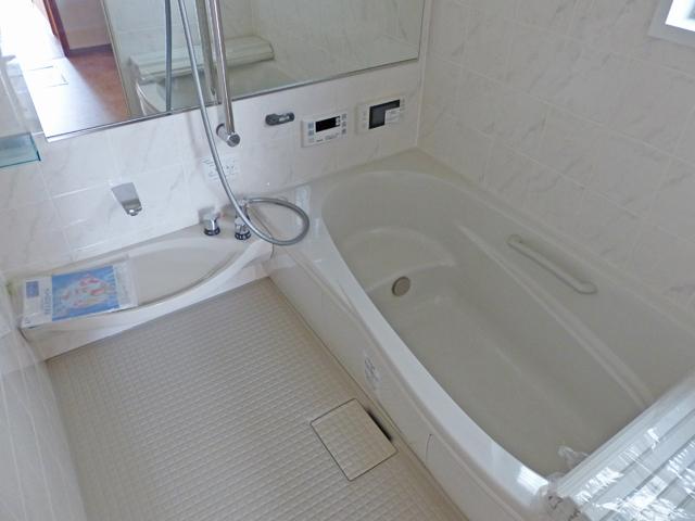 Same specifications photo (bathroom). Bathroom TV Bathroom with bathroom heating dryer