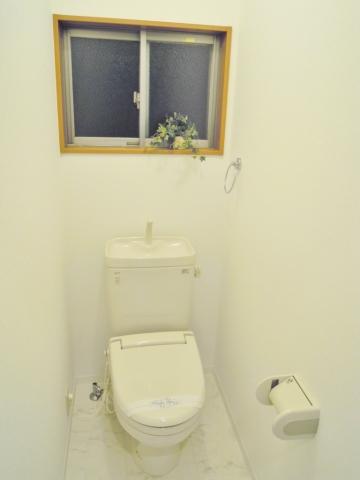 Toilet. Second floor toilet