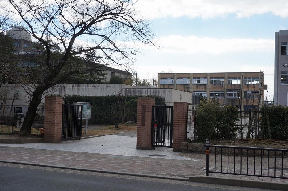 Junior high school. 1110m to Kyoto Municipal Fujimori junior high school