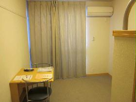Living and room. Air conditioning ・ With desk