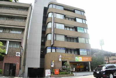 post office. 364m to Kyoto Sanjo Ohashi post office (post office)