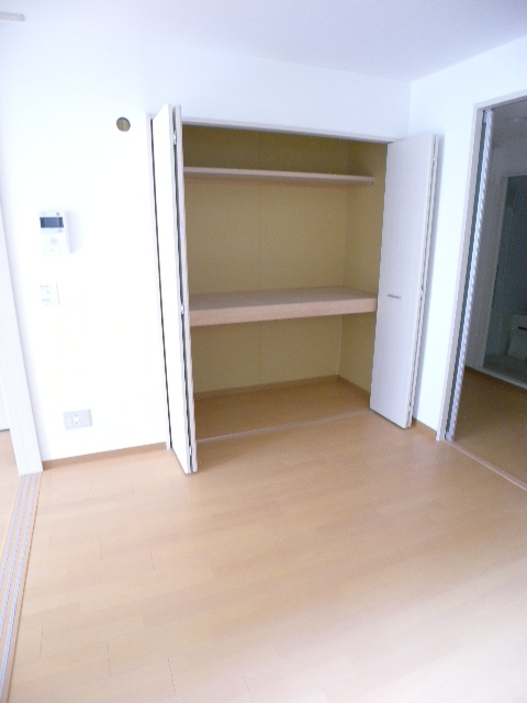 Living and room. Also published in the website "Kyoto rental House Network"