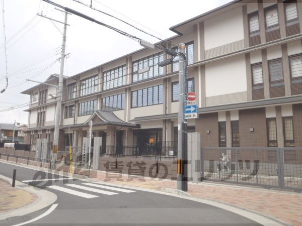 Primary school. Hirakihare up to elementary school (elementary school) 720m