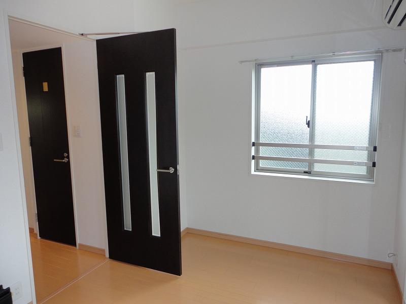 Non-living room. Indoor (11 May 2013) Shooting