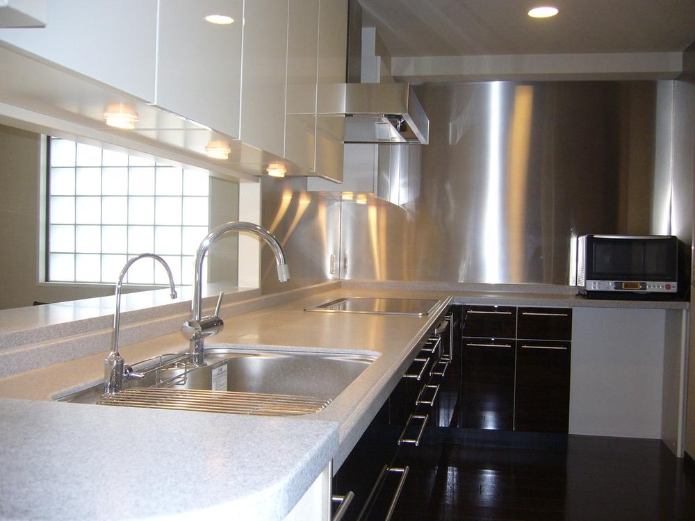 Kitchen. Indoor (12 May 2013) Shooting