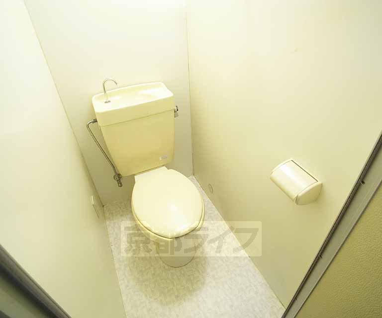 Toilet. 208, Room photo