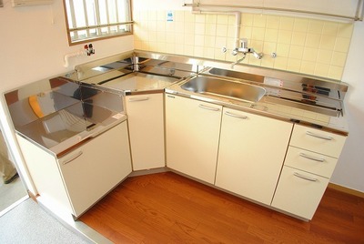 Kitchen. Kitchen 2-neck can be a large storage