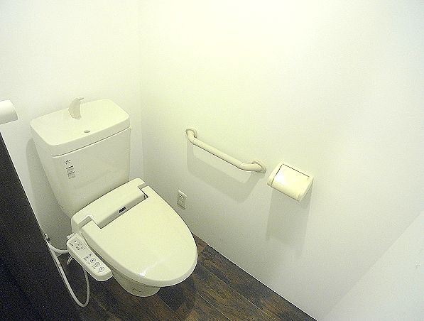 Toilet. of course, Is Onyu.