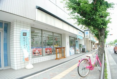 Convenience store. 574m until Lawson Shimogamonishibayashi store (convenience store)