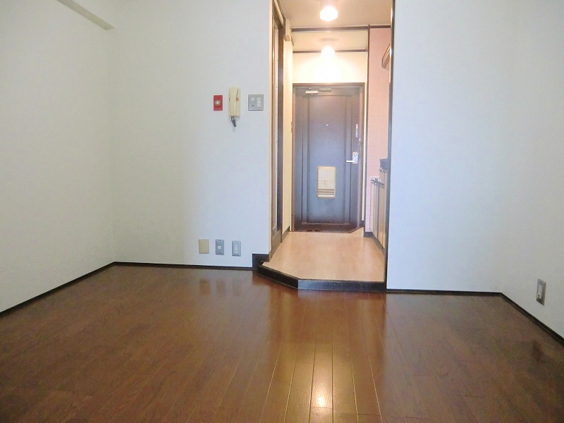 Living and room. The room is clean enters floor also exchange Zhang
