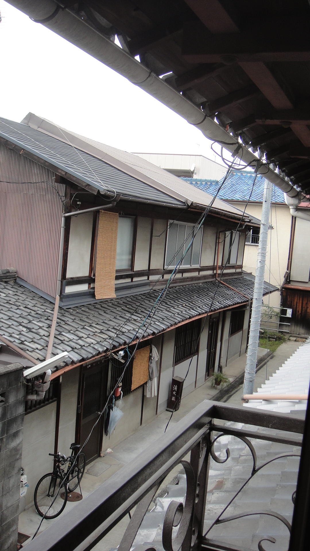 Balcony. When looking at Kyomachiya, Realize the Kyoto likeness.