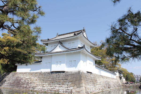 Surrounding environment. Nijo Castle (southeast corner tower)