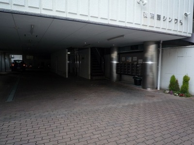 Entrance. Good location from Imadegawa Station a 2-minute walk.