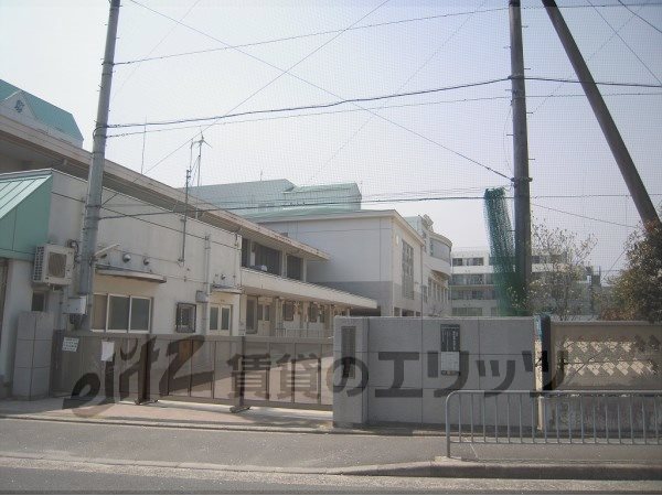 Primary school. Shinmachi to elementary school (elementary school) 640m