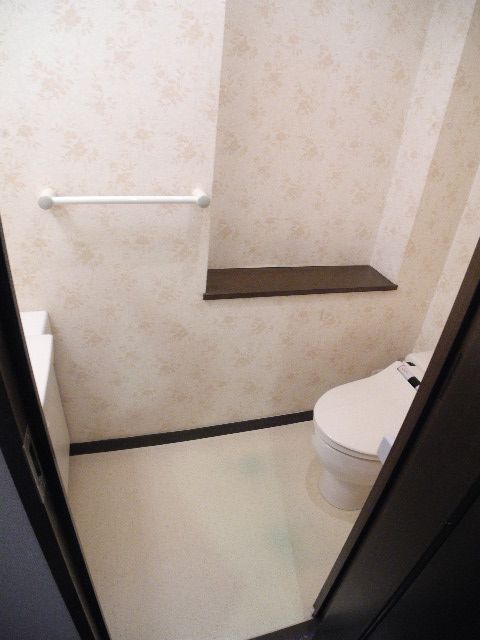 Toilet. image ※ It is a photograph of a different floor plan.