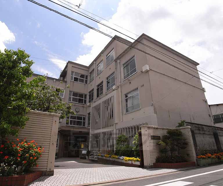 Junior high school. Yoshimiraku 280m until junior high school (junior high school)