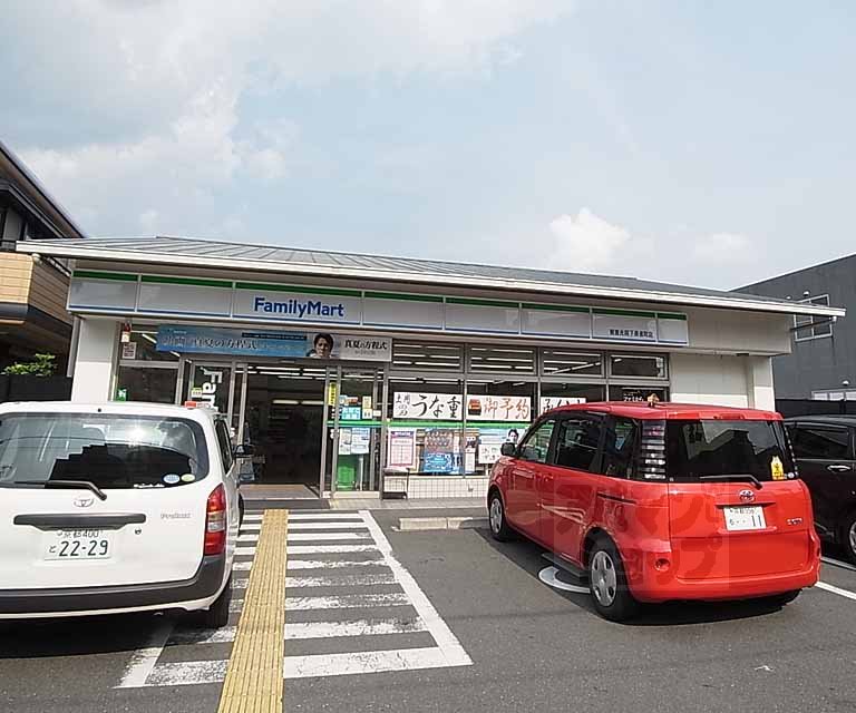 Convenience store. FamilyMart Chie light Institute under Chojamachi store (convenience store) to 350m