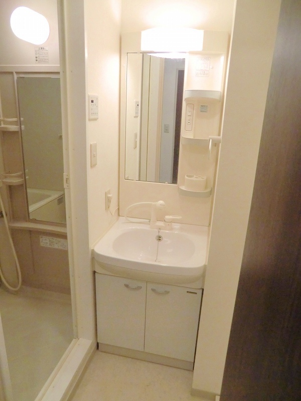 Washroom. Shampoo dresser there ☆
