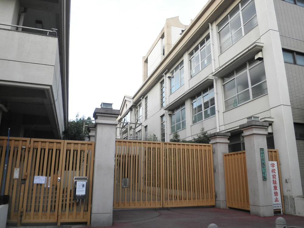 Primary school. 582m to Kyoto Municipal Nijo Castle North Elementary School