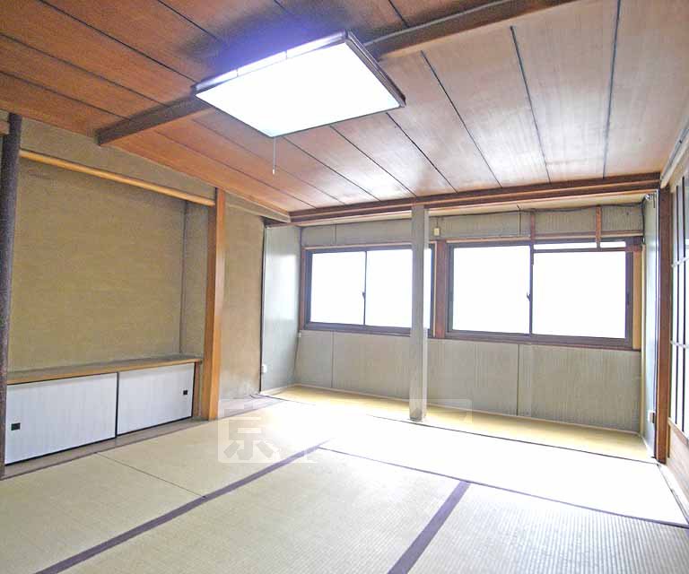Living and room. 8 is a pledge of the Japanese-style room.