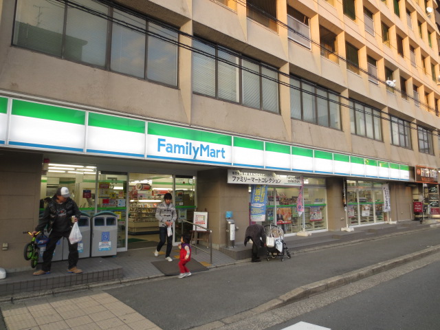Convenience store. FamilyMart Marutamachi Inokuma store up (convenience store) 56m