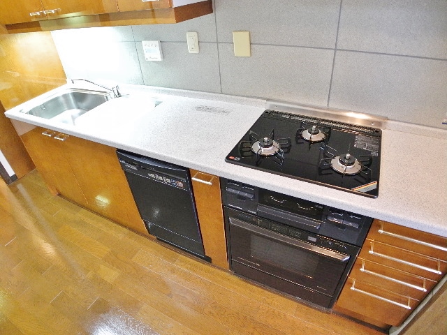 Kitchen. It comes with a fully equipped ☆