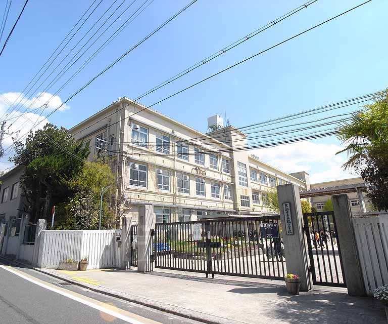 Primary school. Masachika up to elementary school (elementary school) 240m