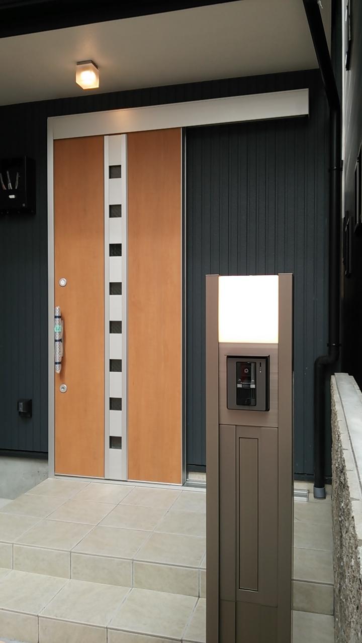 Local appearance photo. Easy-to-use in the lighted sign post and single sliding door entrance. 