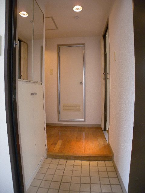 Entrance. Leave it if Kyoto rent "House Network" ☆