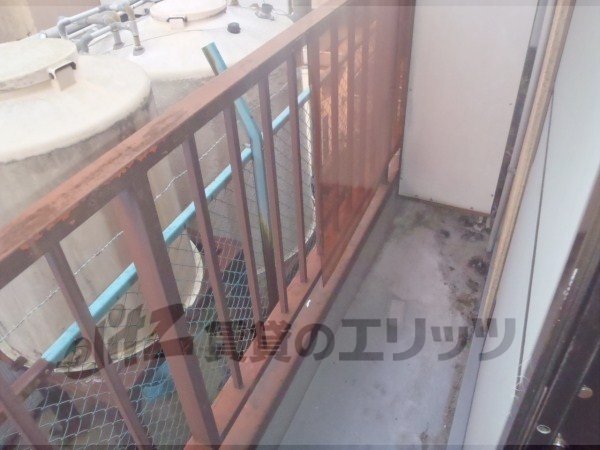 Balcony. It will be able to set up a two-layer type washing machine