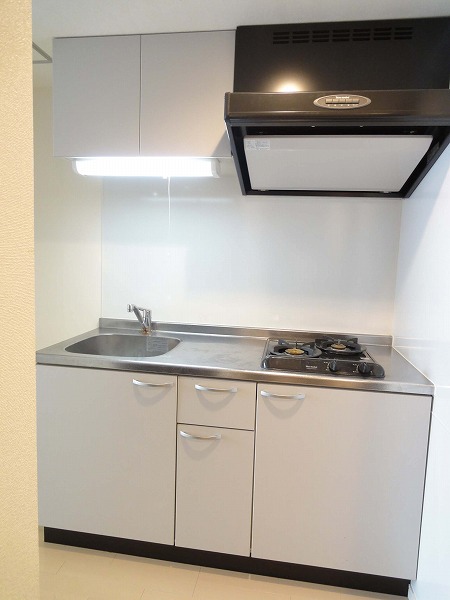 Kitchen. 2-neck is equipped with gas stove.