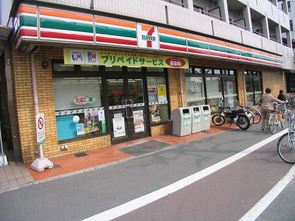 Convenience store. Seven-Eleven Kyoto Hiranomiyamoto the town store (convenience store) to 197m