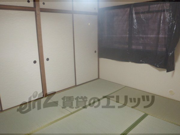 Living and room. Japanese-style room is also beautiful