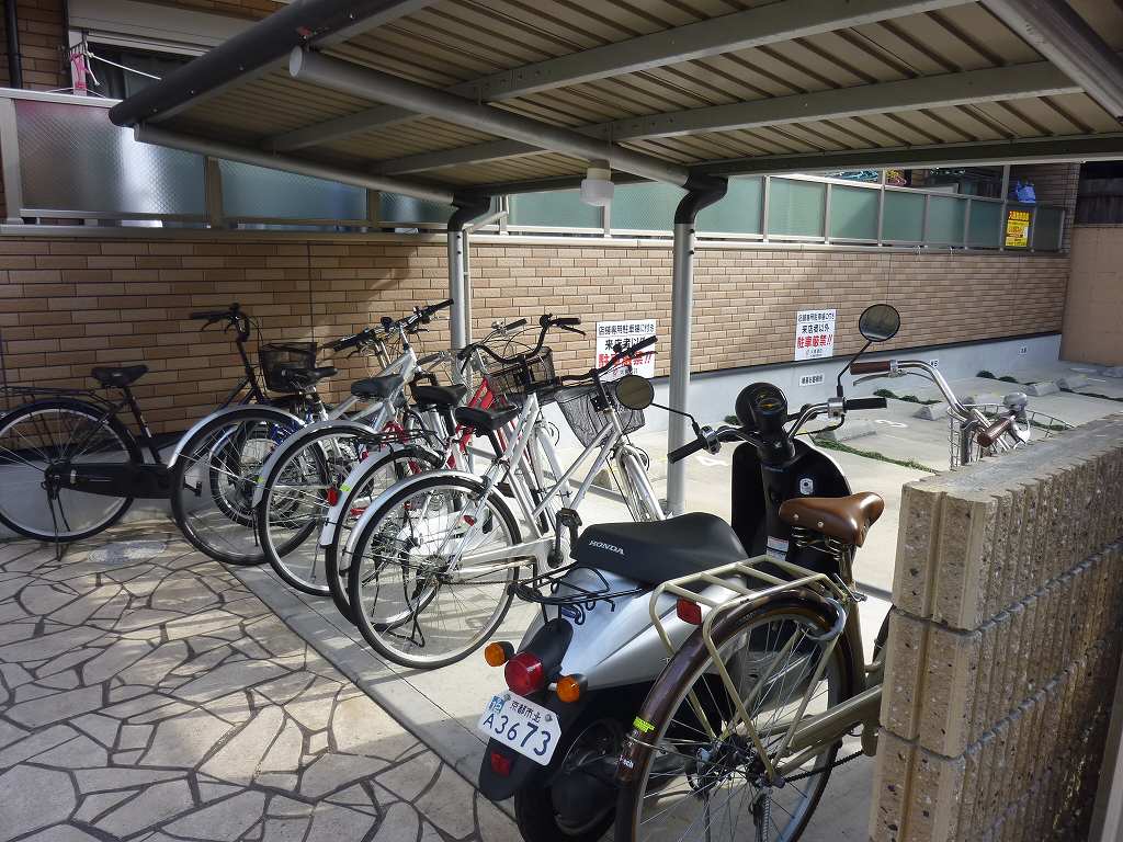 Other common areas. Is a bicycle parking lot ☆
