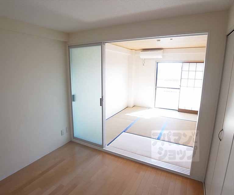Other room space. Western-style room + Japanese-style room